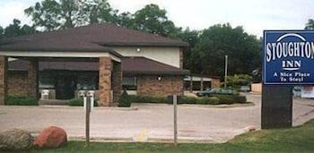 Days Inn By Wyndham Stoughton Wi. Buitenkant foto