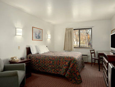 Days Inn By Wyndham Stoughton Wi. Buitenkant foto